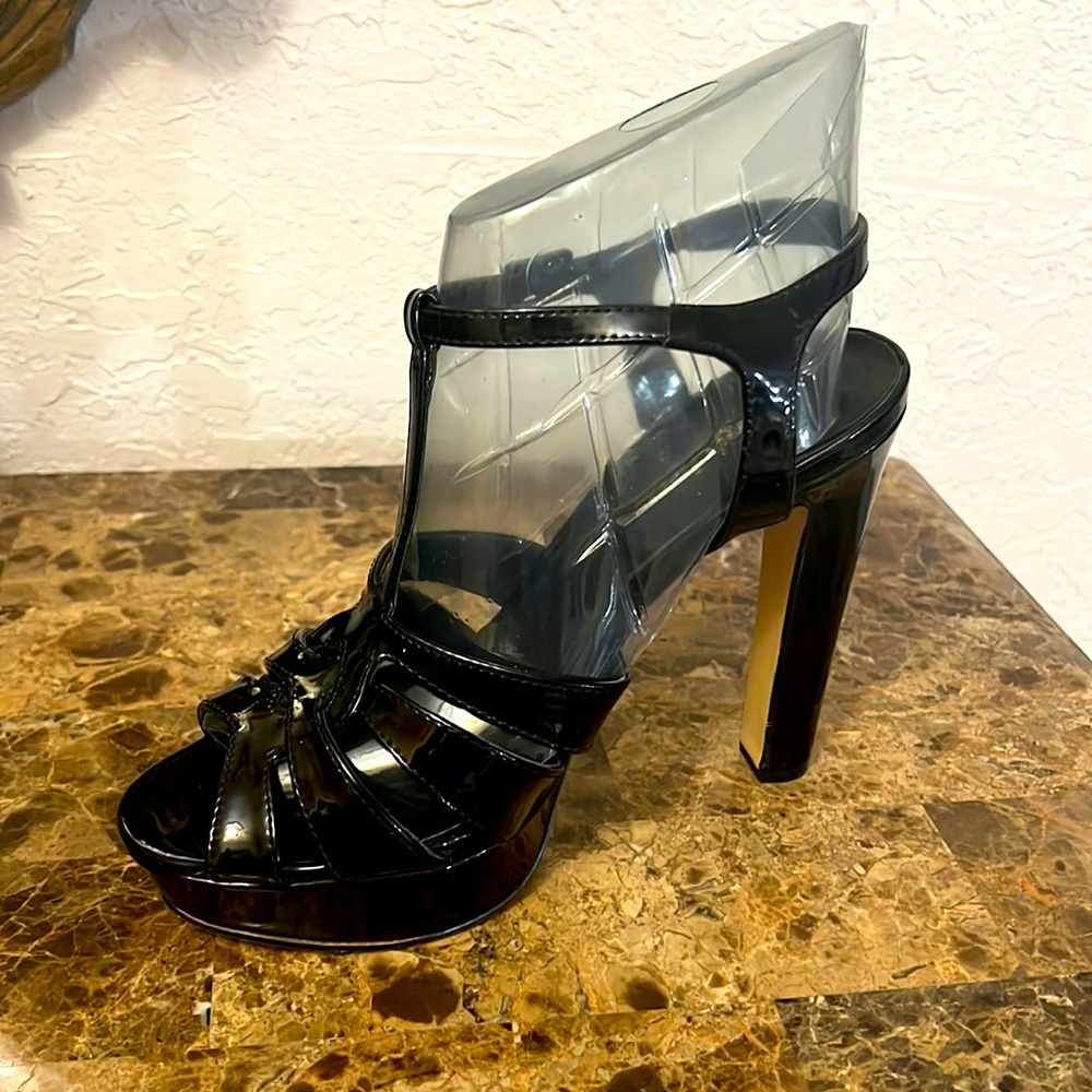 Madden black heels used but in good condition